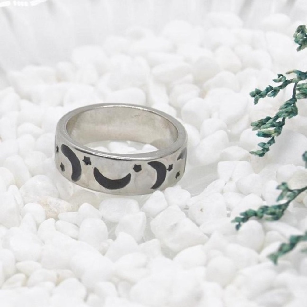 Crescent Moon Ring - Picture 3 of 5